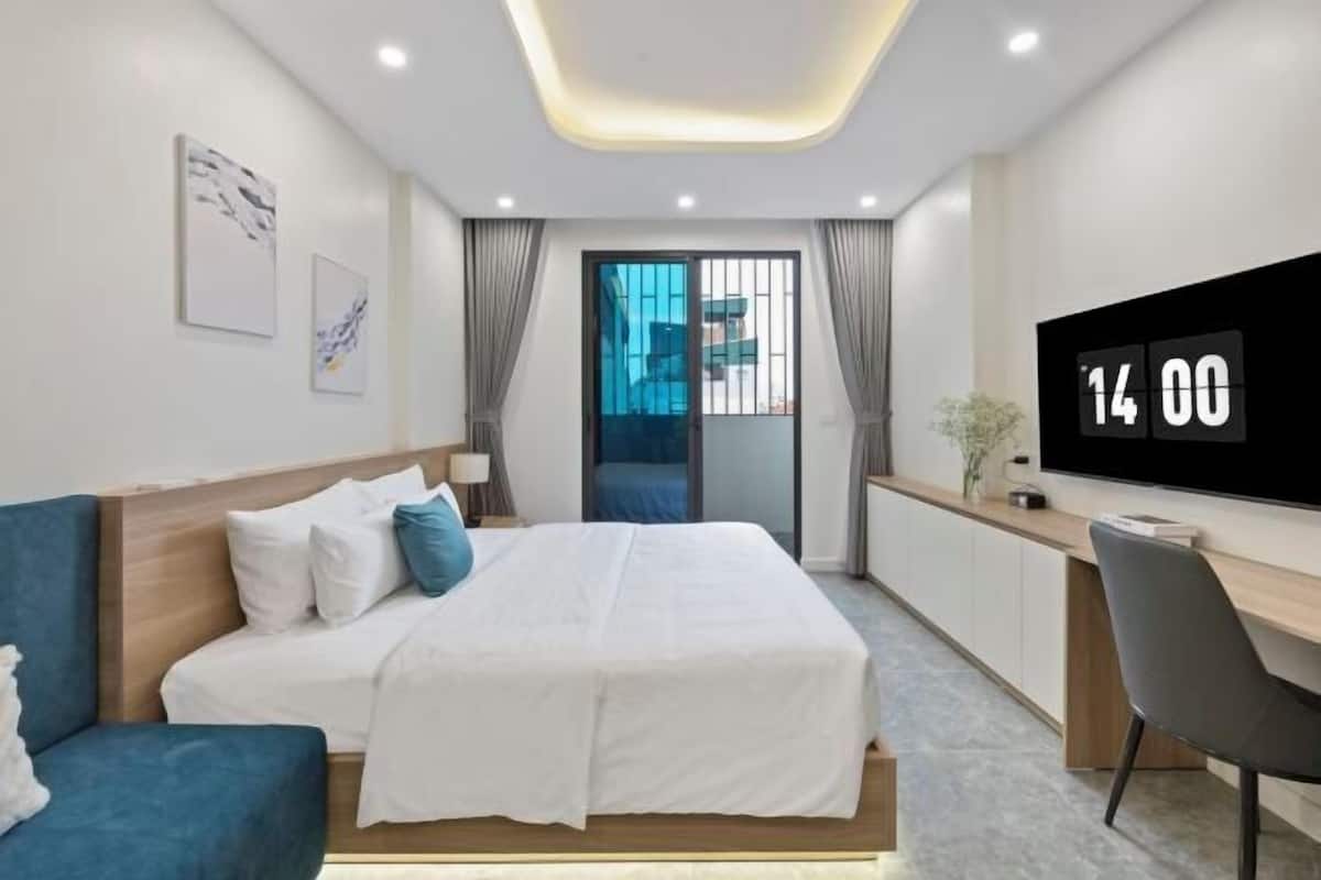 Premium bedding, down duvets, memory-foam beds, free minibar items