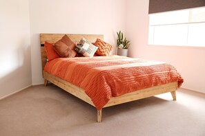 4 slaapkamers, een strijkplank/strijkijzer, wifi, beddengoed