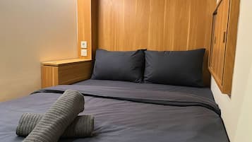 Double Room, 1 Queen Bed, Non Smoking | Free WiFi