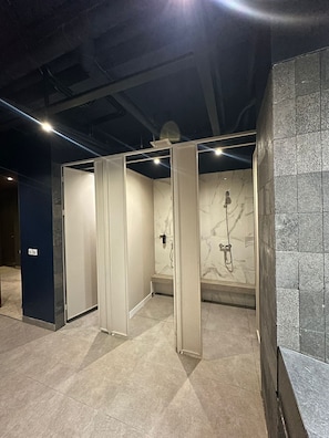 Shower, free toiletries, towels, soap