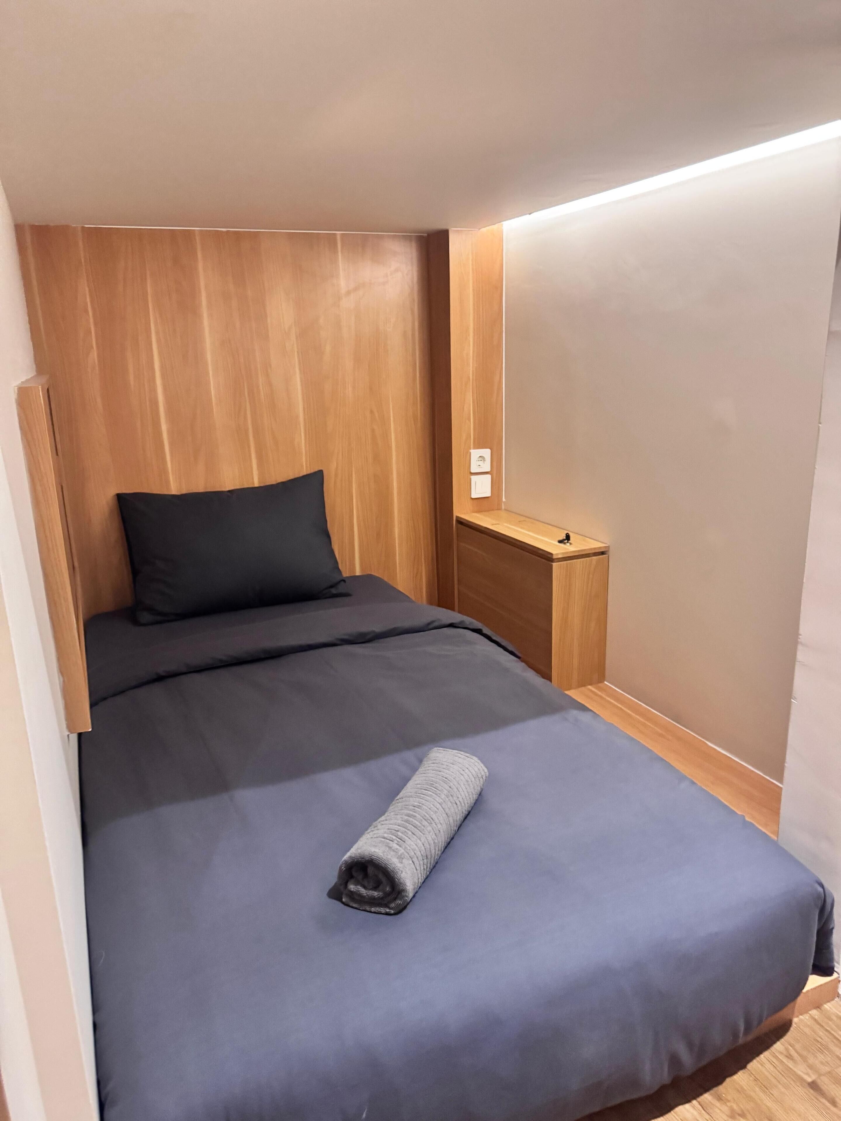 WiFi (free), bed sheets