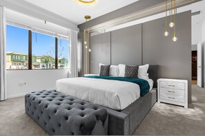 9 bedrooms - Brand NEW 9bedrooms 9bathrooms At Paradiso Grande (Orlando)