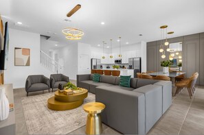 9 bedrooms - Brand NEW 9bedrooms 9bathrooms At Paradiso Grande (Orlando)