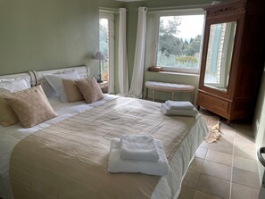 7 bedrooms, iron/ironing board, travel crib, WiFi