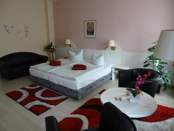 Basic Double or Twin Room, Non Smoking