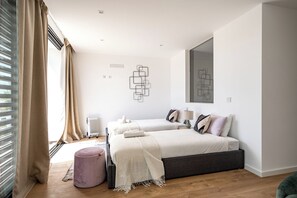 3 chambres, fer et planche à repasser, Wi-Fi, draps fournis