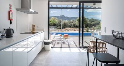 Hazel Grey Villa, Sintra, Lisbon