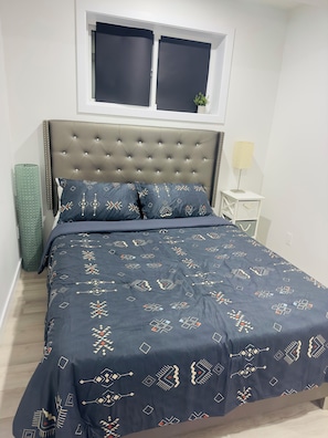 2 chambres, fer et planche à repasser, Wi-Fi, draps fournis