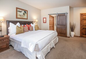 4 bedrooms, desk, iron/ironing board, WiFi - Single family home on Beaver Creek golf course with lots of upgrades!! (Beaver Creek)