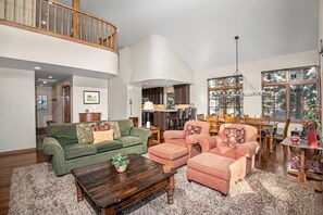 Smart TV, fireplace - Single family home on Beaver Creek golf course with lots of upgrades!! (Beaver Creek)