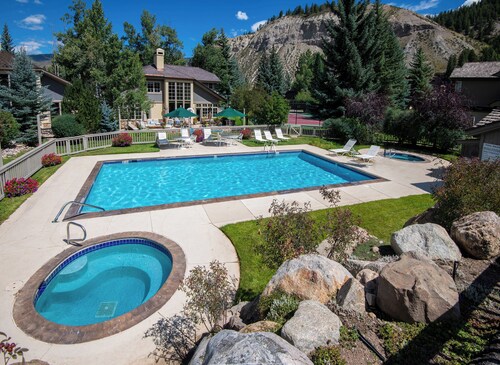 Single family home on Beaver Creek golf course with lots of upgrades!!