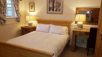 Dobbeltrom – deluxe, utsikt mot bukt | Strykejern/-brett og wi-fi (inkludert)