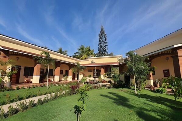 المنشأة من الخارج