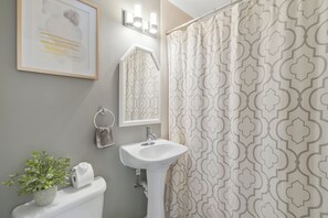 Handdukar, tvål och toalettpapper