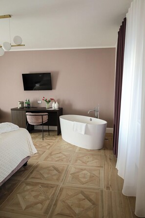 Habitación de lujo, vistas al valle | Caja fuerte, cortinas opacas, sistema de insonorización y wifi gratis