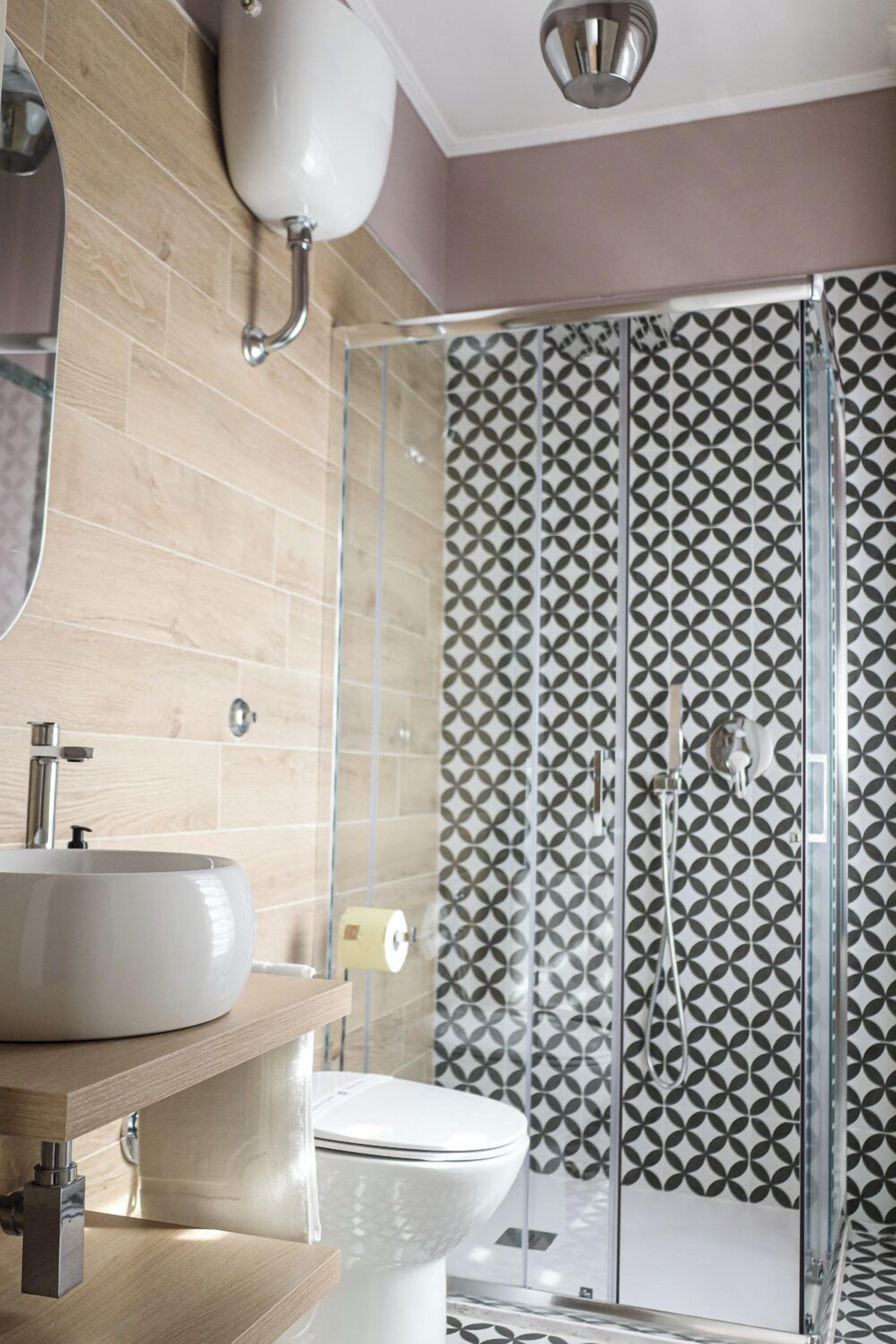 Camera Luxury, vista valle | Bagno | Vasca e doccia separate, asciugacapelli, accappatoio, pantofole
