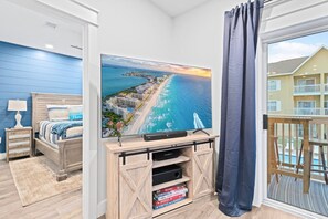 2 bedrooms, desk, free WiFi, bed sheets