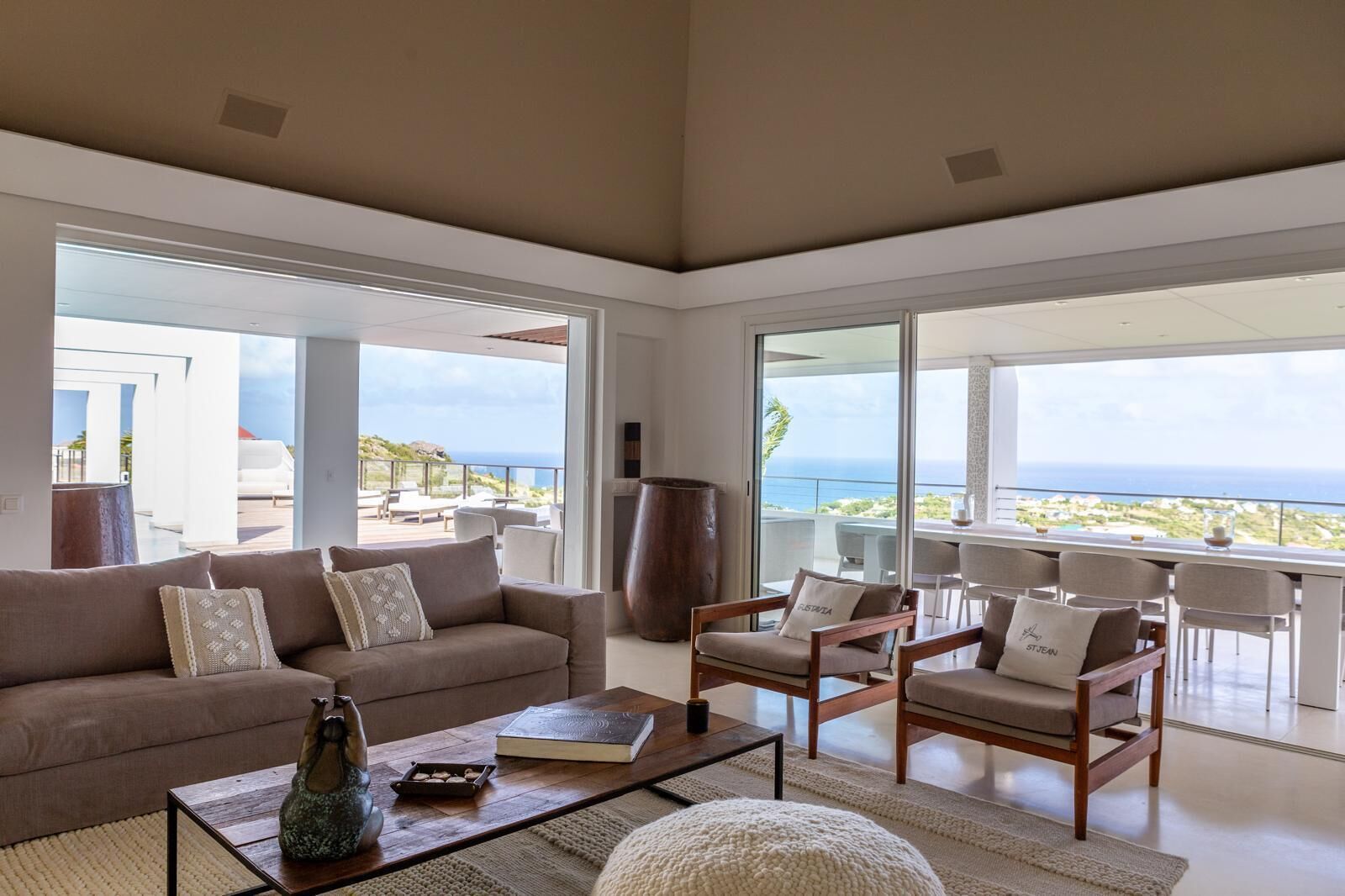 リビング エリア