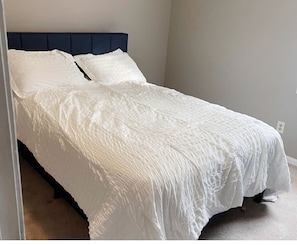 3 bedrooms, bed sheets