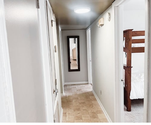 Comfortable Tuscaloosa Retreat