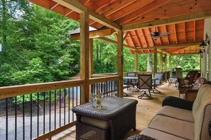 Property grounds - Wanderlust Lodge-Waterfront-Dog Friendly-Hot tub (Ellijay)