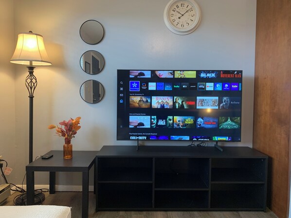 Interior - Saba Cedarwood Experience (Plattsburgh)