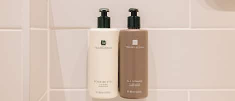 Shower, free toiletries, hair dryer, towels