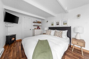 1 bedroom, WiFi - Grapevine Cottage at The Birch (Prince Edward)