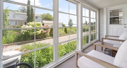 Cozy Modern Cottage in Wellington