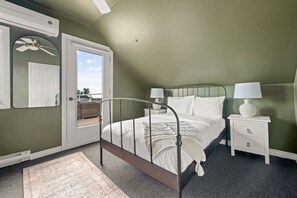 2 bedrooms, WiFi, bed sheets - Cozy Modern Cottage in Wellington (Prince Edward)