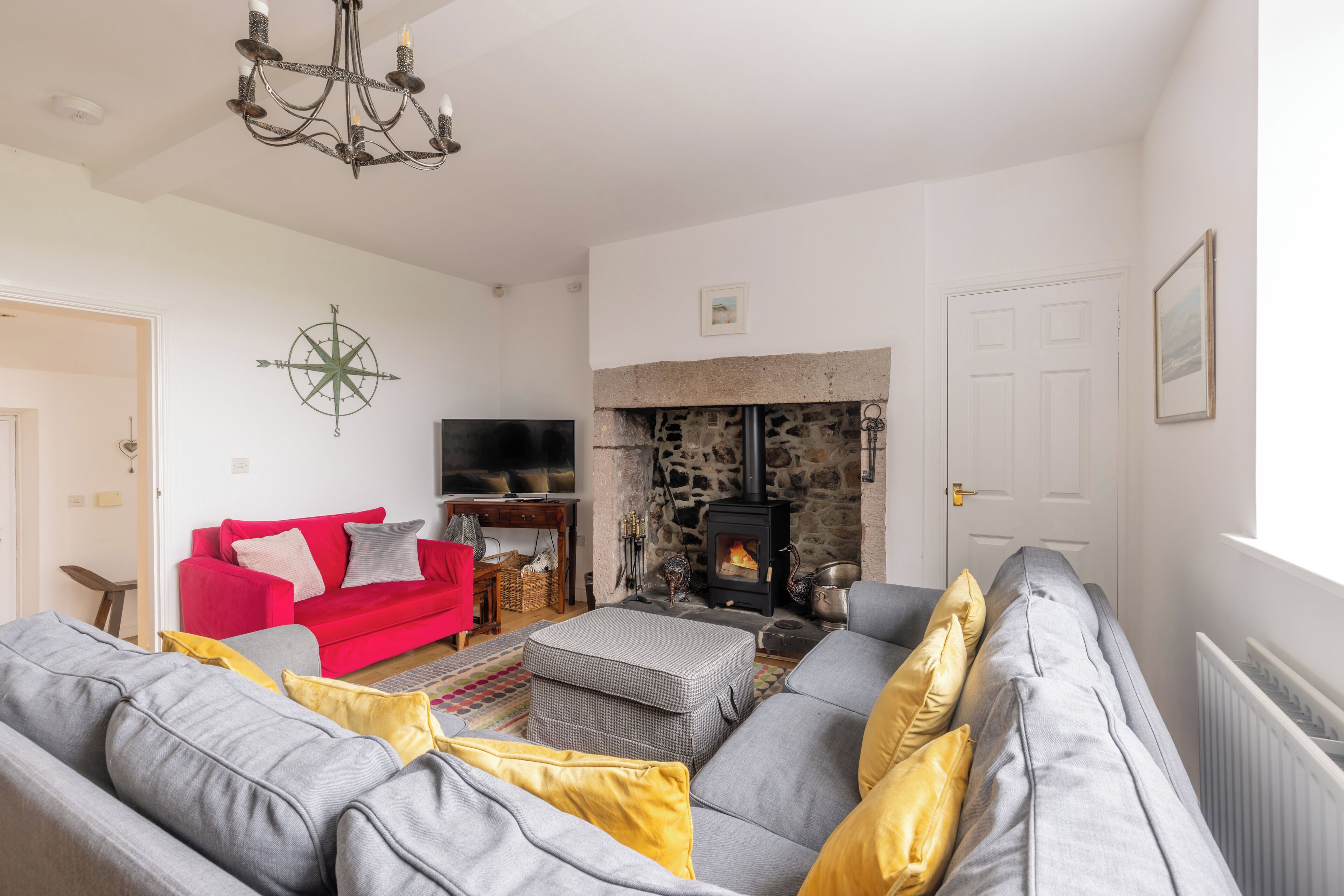 Cottage, Patio | Living room | 50-inch LED TV with satellite channels