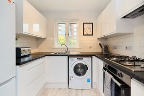 Apartment | 1 bedroom - The Isleworth Place - Stunning 1bdr Flat With Balcony (Isleworth)