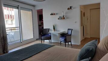 1 chambre, fer et planche à repasser, Wi-Fi gratuit, draps fournis