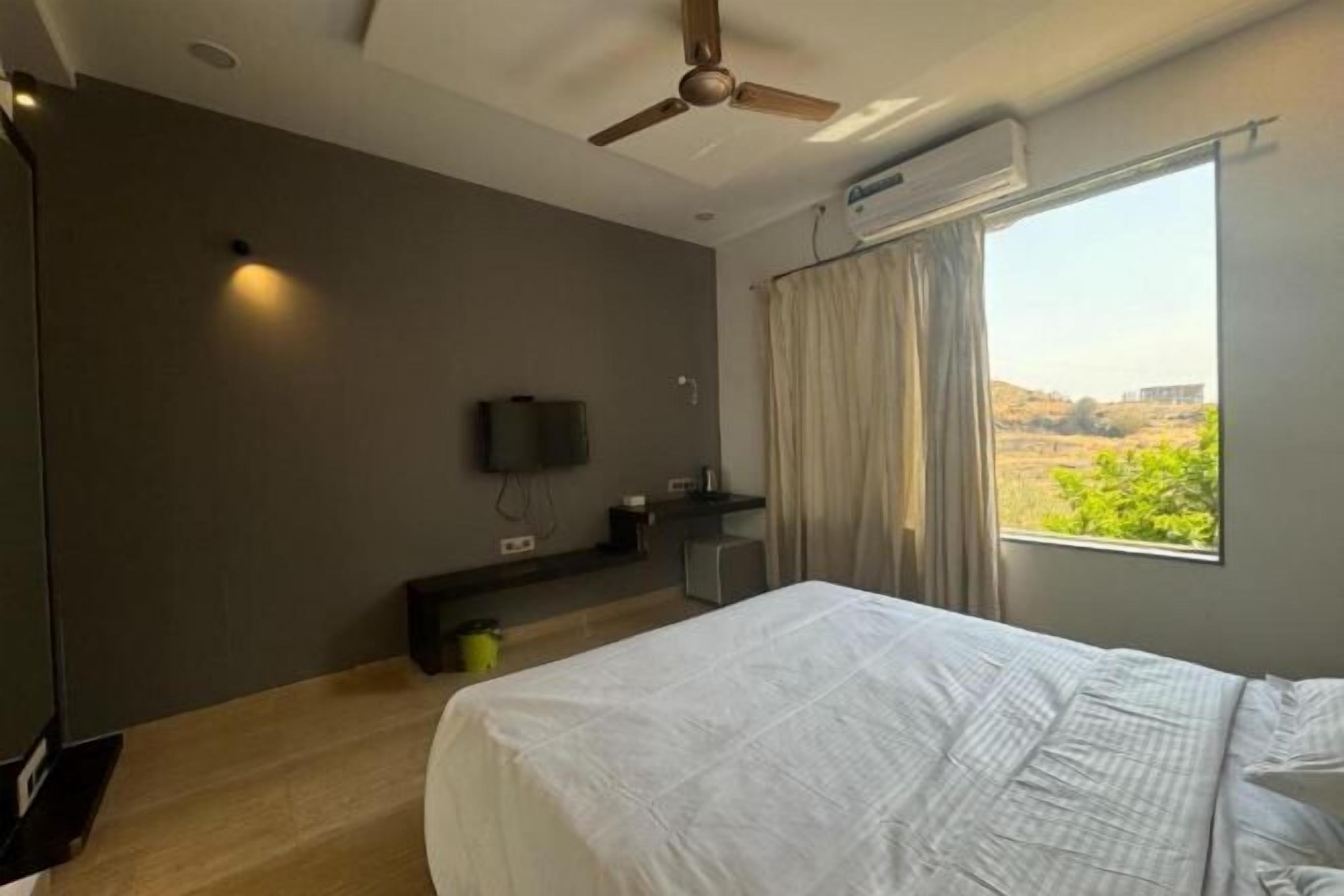 Geluiddichte muren, een strijkplank/strijkijzer, gratis wifi