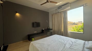 Deluxe szoba kétszemélyes ággyal, kilátással a hegyre | Hangszigetelés, vasaló/vasalódeszka és ingyenes wifi