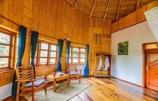 Deluxe Cottage, Non Smoking, Executive Level | 1 bedroom, desk, laptop workspace, free WiFi