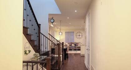 đ The Rouge Retreat: A Luxe Getaway in Markham đâš