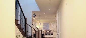 🌟 The Rouge Retreat: A Luxe Getaway in Markham 🍃✨