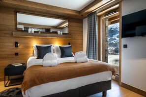 4 bedrooms, WiFi, bed sheets