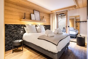 4 bedrooms, WiFi, bed sheets