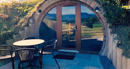Honeybee Home - a hobbit hut that sleeps 4 guests in 2 bedrooms