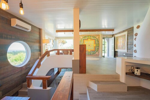 Flores Garden Retreat