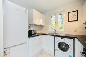 Apartment (1 Bedroom) | Exterior - The Isleworth Place - Stunning 1bdr Flat With Balcony (Isleworth)