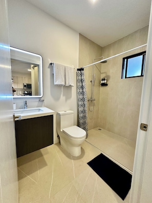 Hair dryer, towels, soap, toilet paper - Oasis en Las Palmas Resort, Tamarindo (Tamarindo)