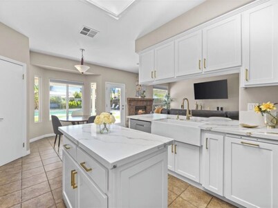 Charming spacious 4 Bed house with WiFi and AC large backyard and pool.