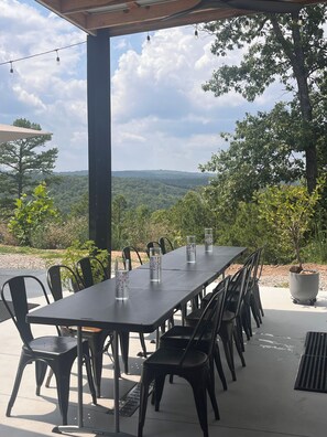 屋外ダイニングエリア