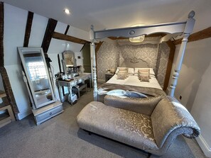 Suite, baño en la habitación (Bridal) | Ropa de cama