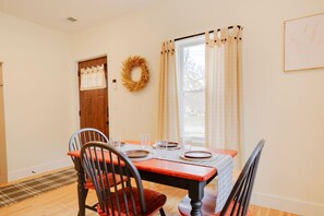 Dining - Cozy Stone Family Home 3BR w/Seperate Office (Manhattan)