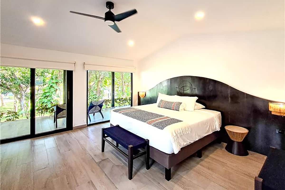 Double Room, 1 King Bed, Patio, Garden View | In-room safe, free WiFi, bed sheets