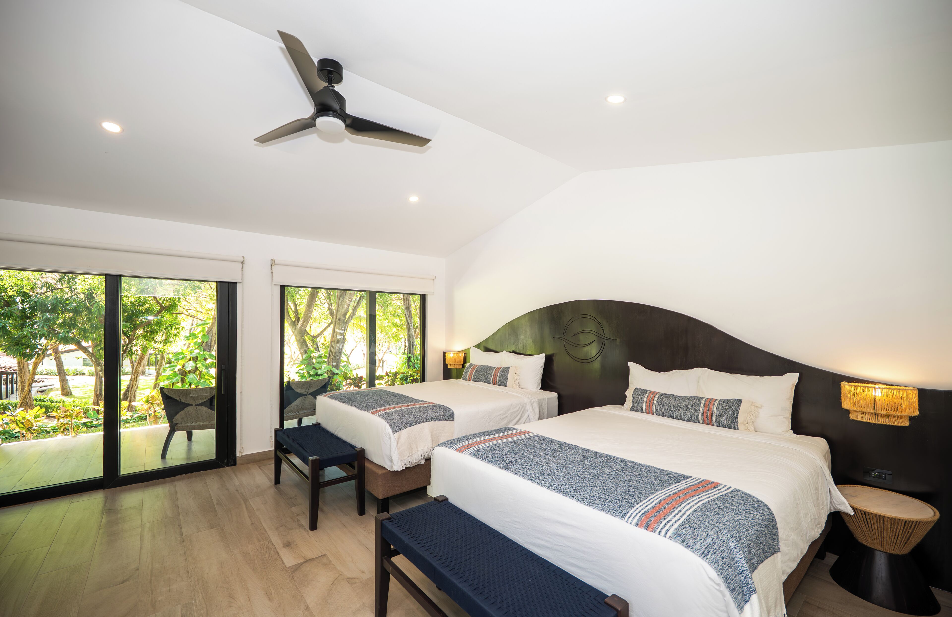 Double Room, 1 King Bed, Patio, Garden View